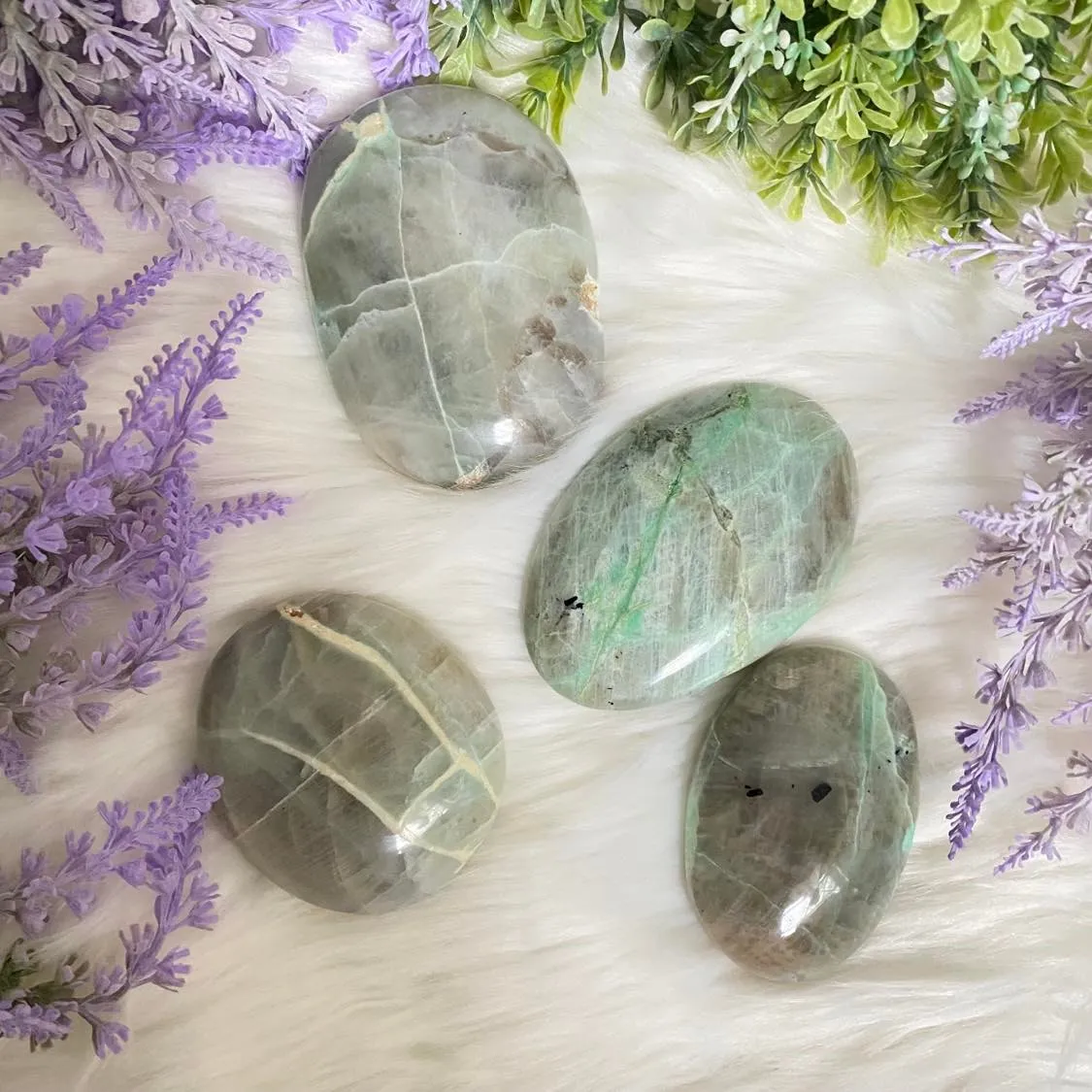 Natural Garnierite Green Moonstone