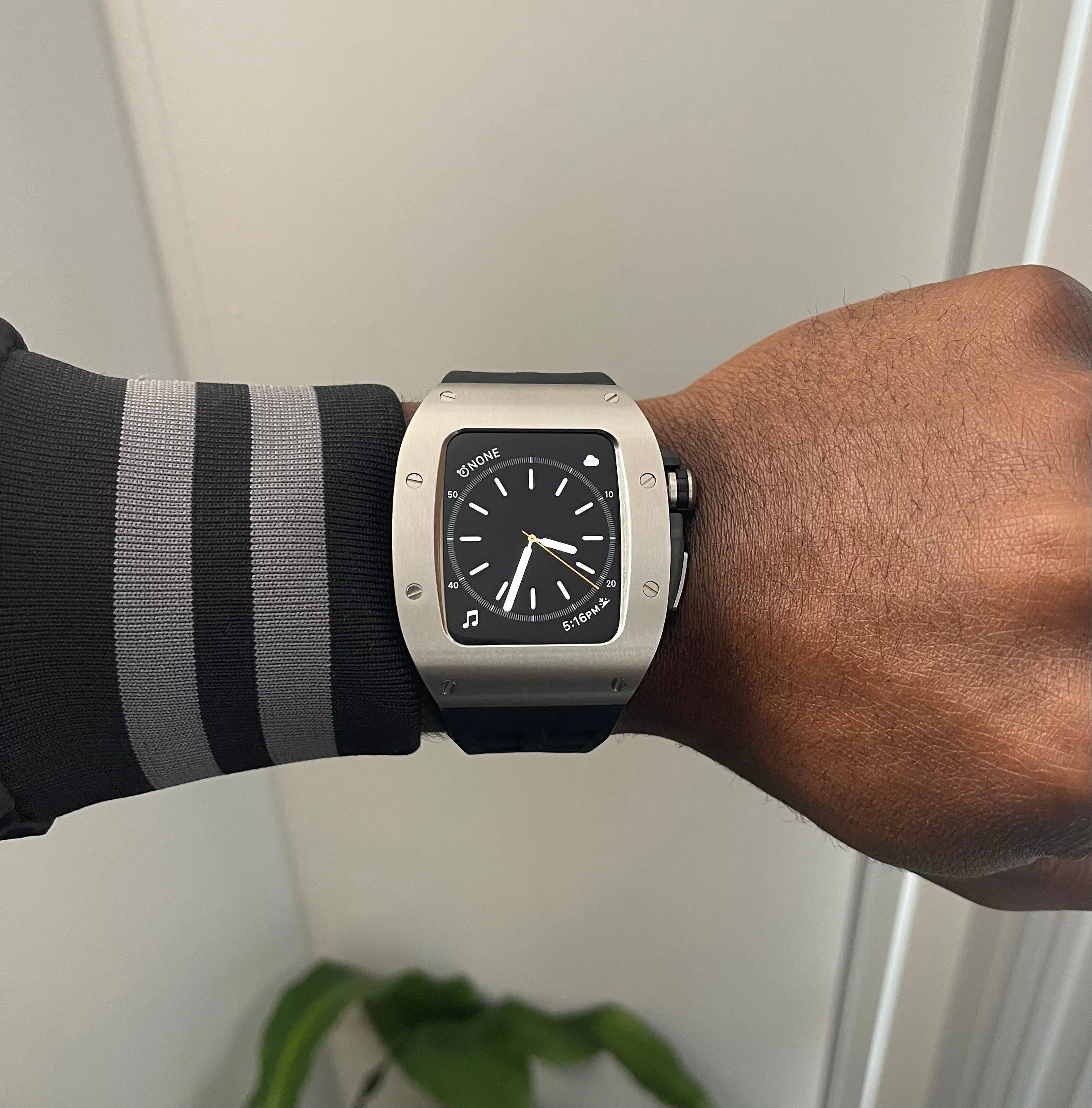 Silver/black Smartwatch Sports case