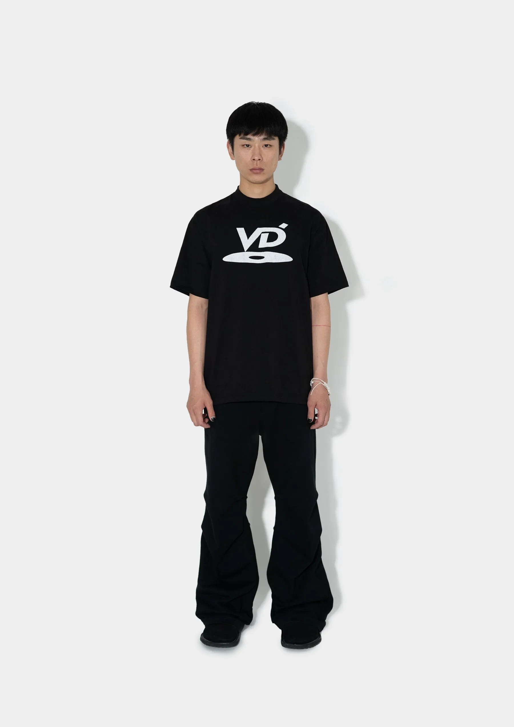 VD LOGO T-SHIRT (BLACK)